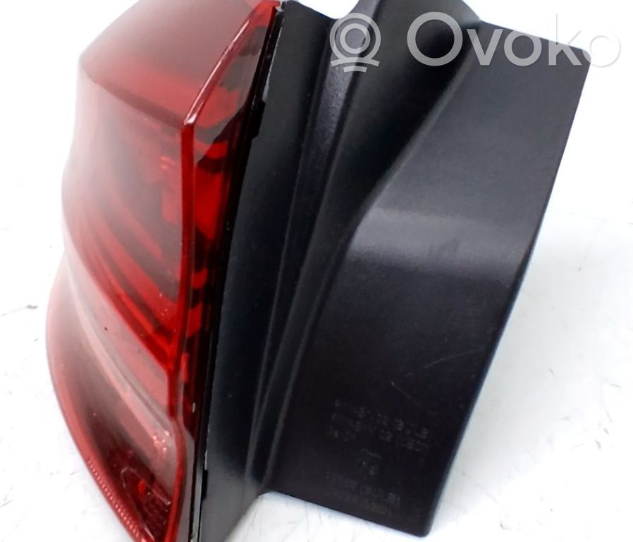 Lámpara de faros/luces traseros   92401J7150