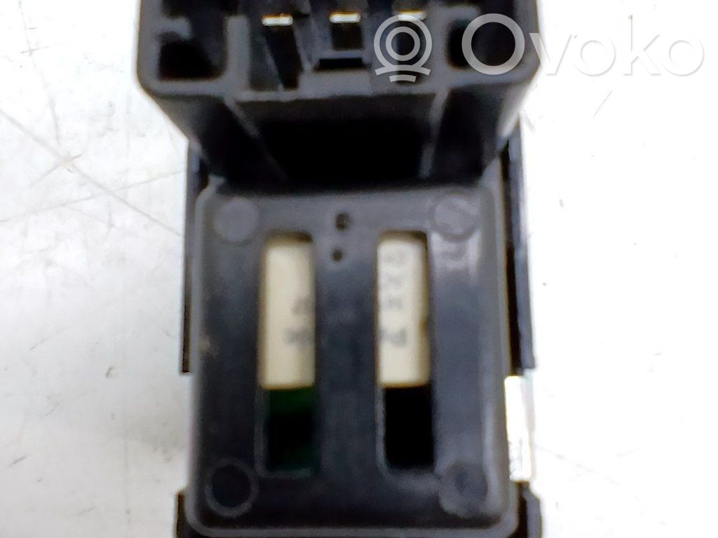 Interrupteur commade lève-vitre   K56046832AB