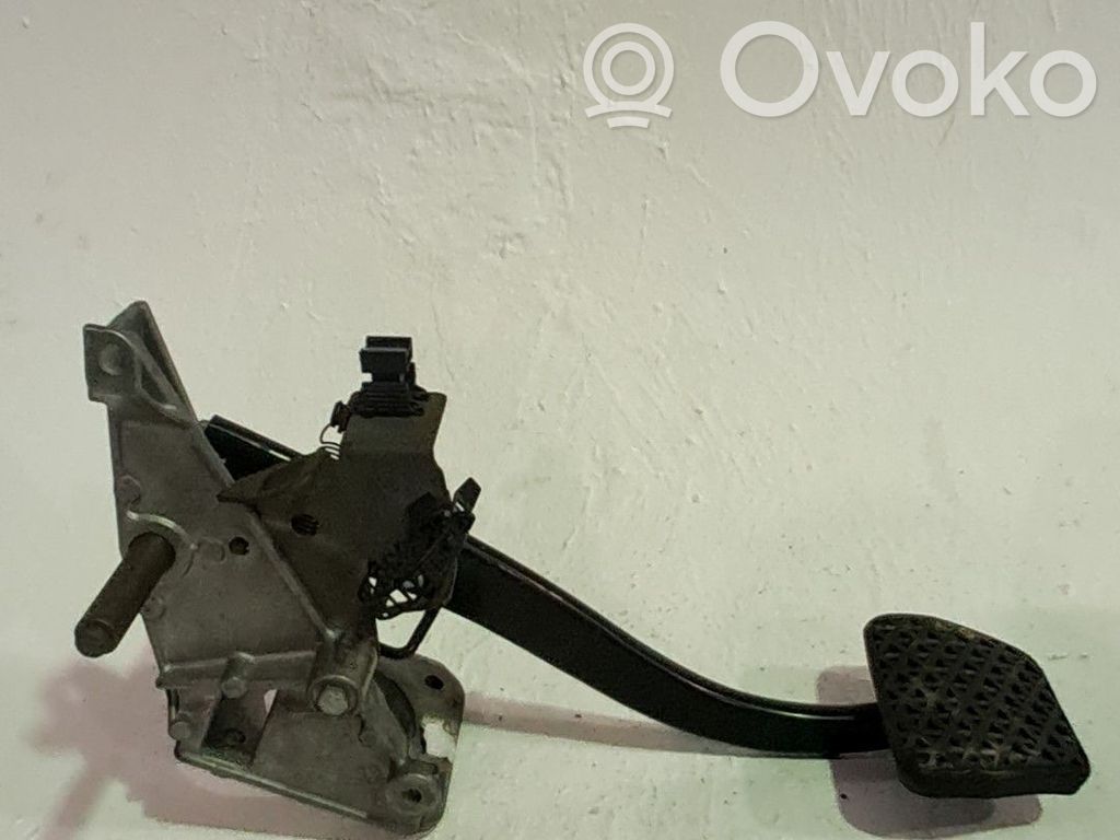 Bremspedal   35205A41067