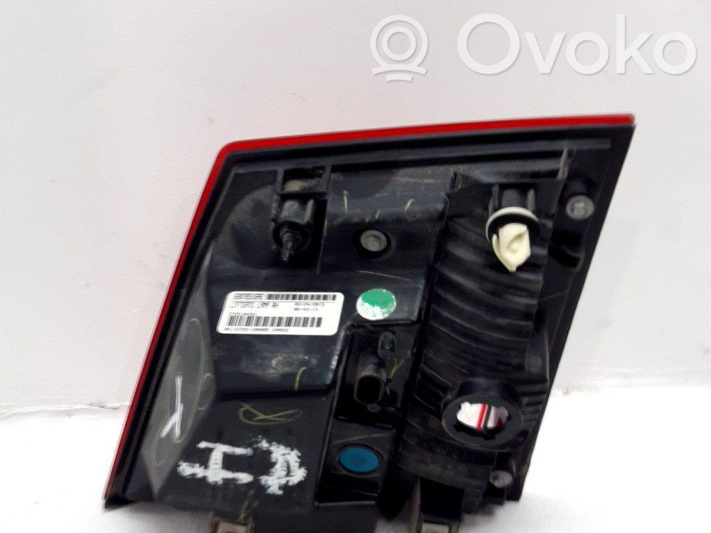 Lámpara de faros/luces traseros   K68078517AE
