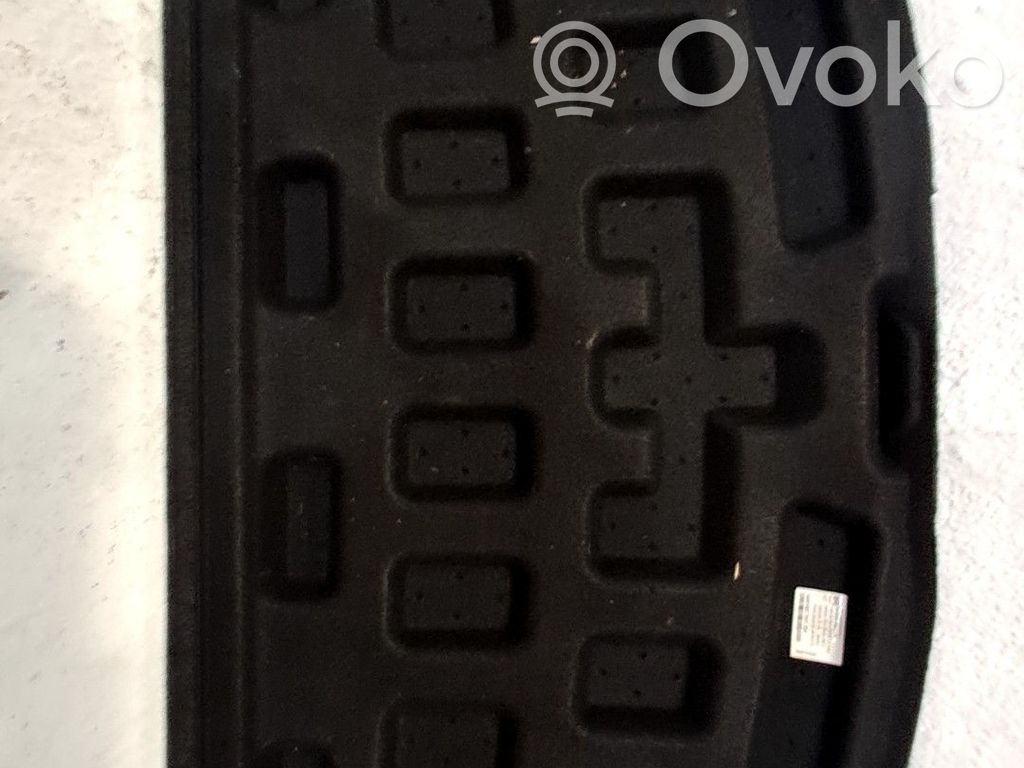 Couvercle de coffre   5F4867769A6E8