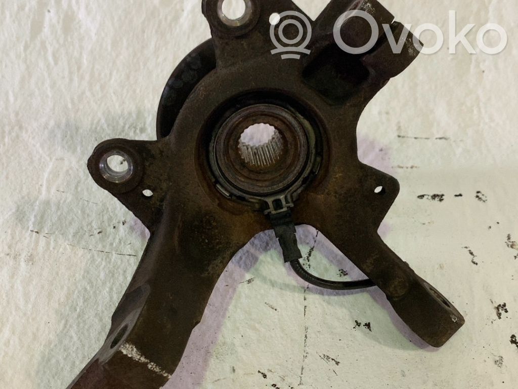 Renault Clio III Achsschenkel vorne