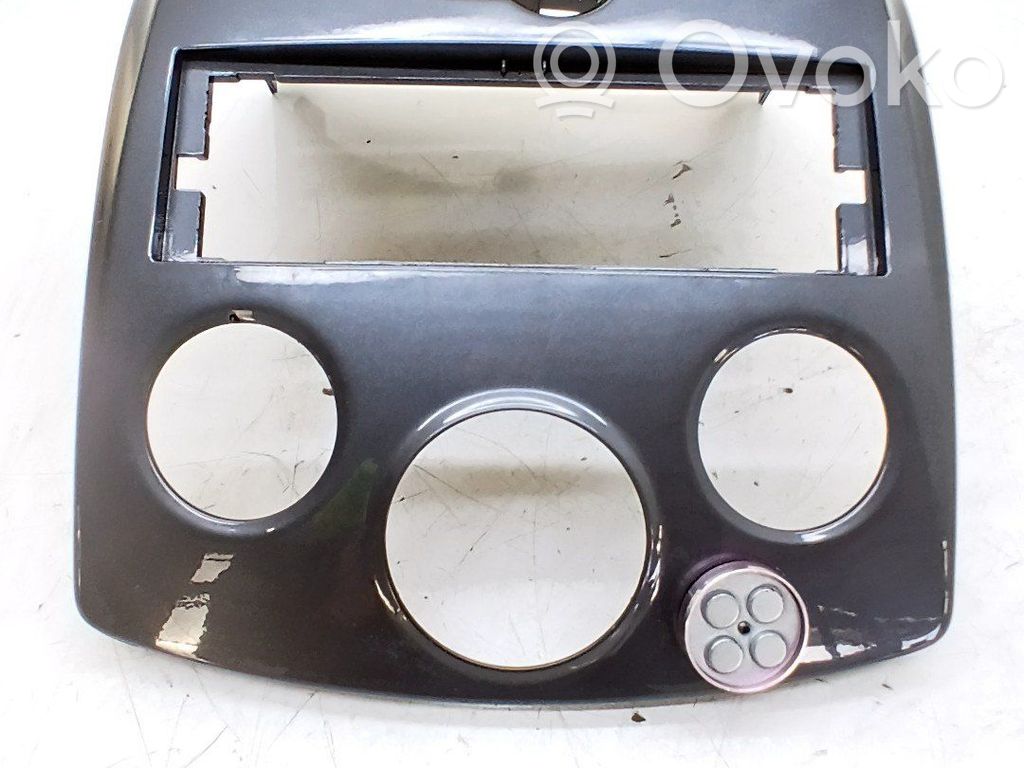 Renault Clio III Cornice cruscotto 