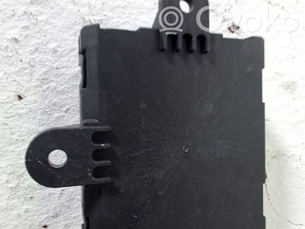 Unidad de control/módulo de carrocería central   FK7214D620AE