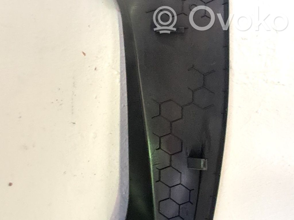 Moldura del panel   5G6867765E82V