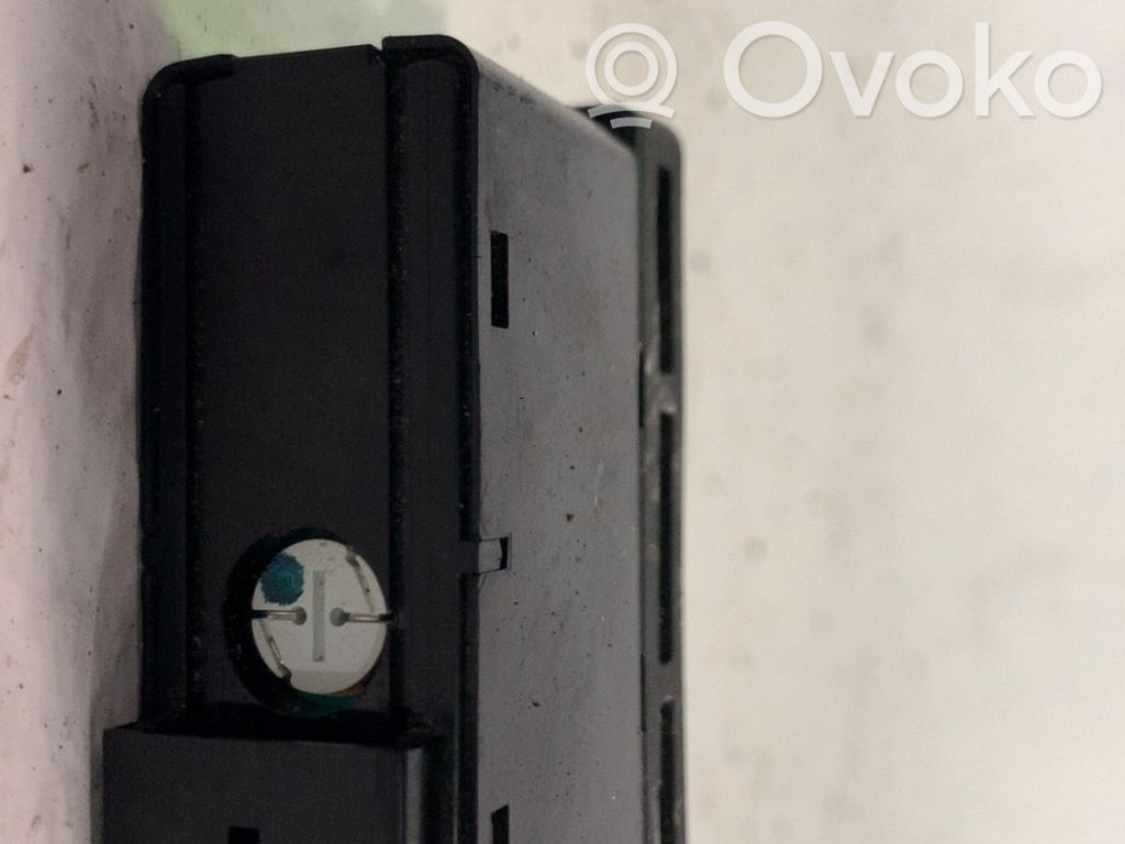 Hazard light switch   61318368920