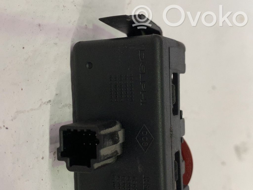 Botón interruptor de luz de peligro   252103766R