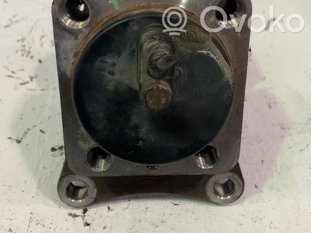 Rear wheel hub spindle/knuckle   3748A3