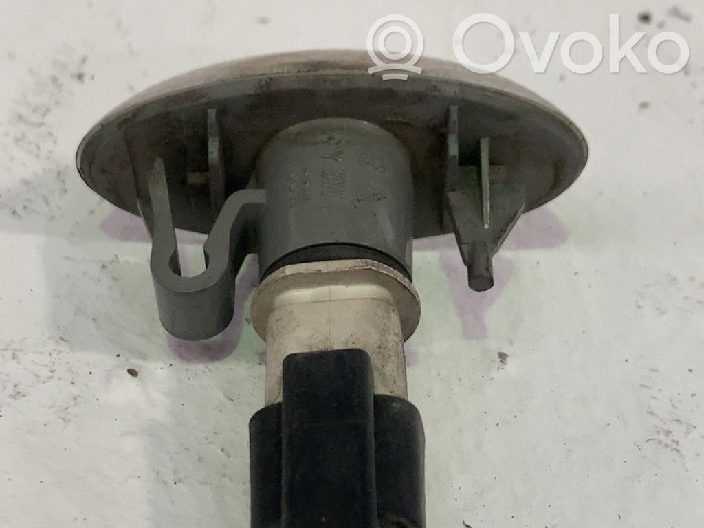 Peugeot 307 Semnalizator bară față 