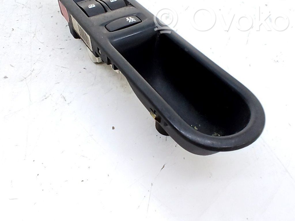 Interruptor del elevalunas eléctrico   8200315044