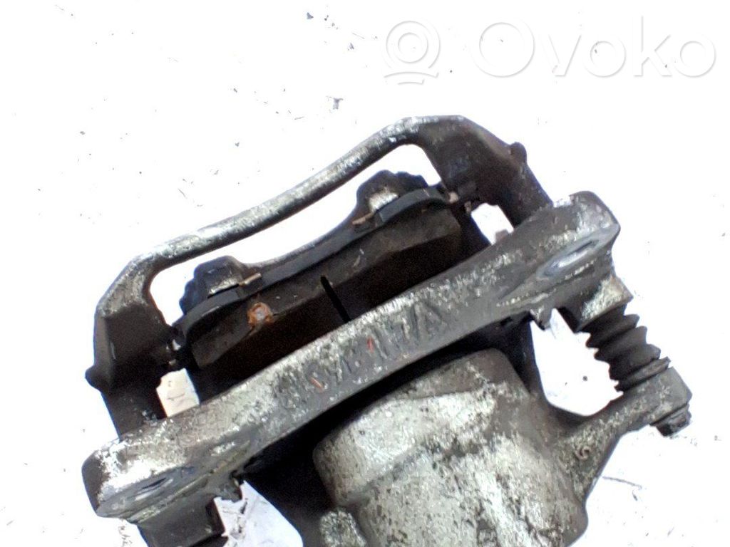 Toyota Corolla E110 Pinza del freno anteriore