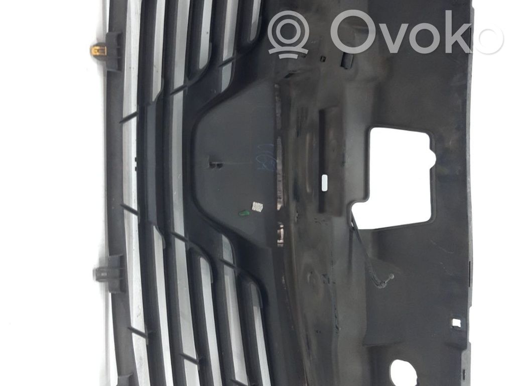 Grille de calandre avant   623108673R
