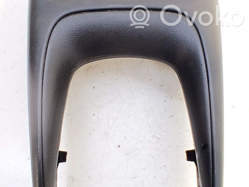 Toyota Corolla E110 Centrālā konsole 