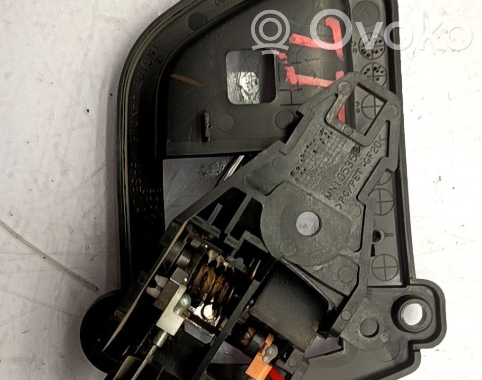 Manecilla interna puerta trasera   5716A087XA