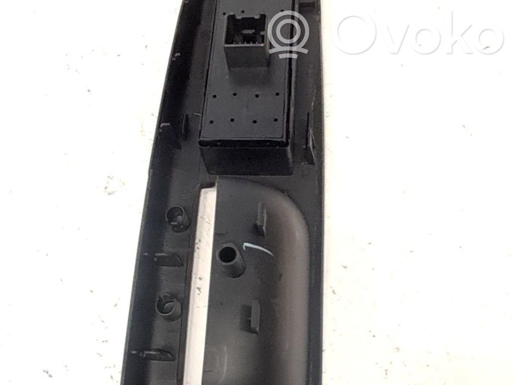 Volkswagen PASSAT B6 Comutator comandă geamuri electrice 