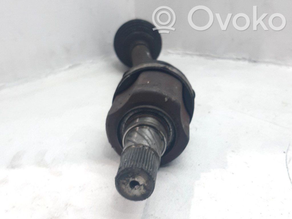 Etuvetoakseli   8200330413
