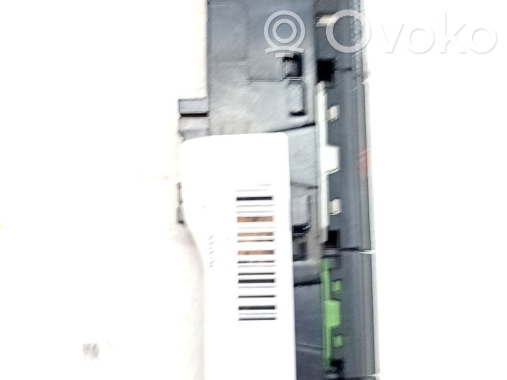 Botón interruptor de luz de peligro   3G0927132AWHS