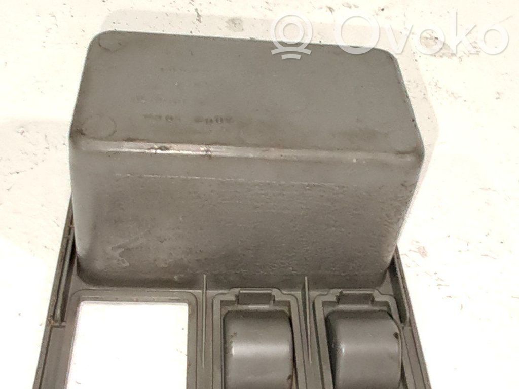 Dashboard trim   MB898279