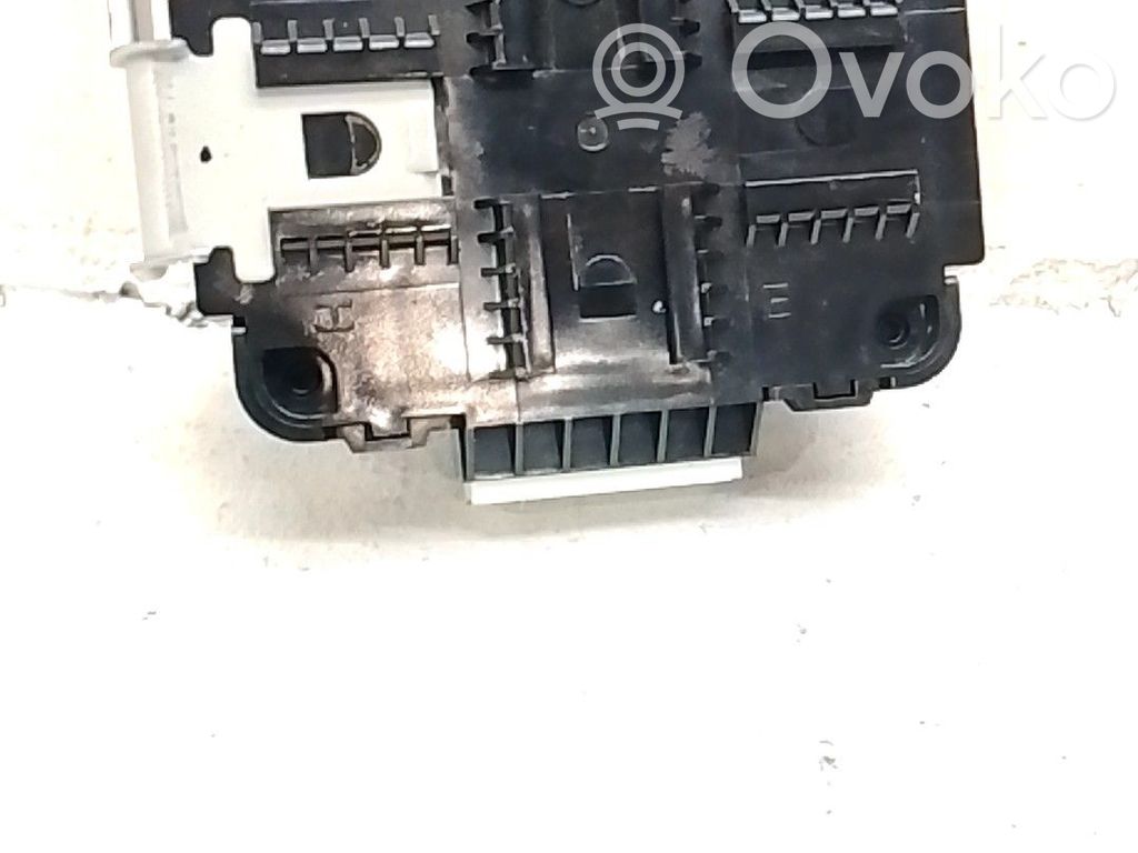 Central body control module   95300H8000