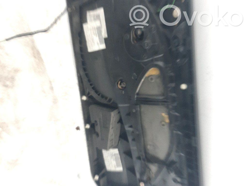 Revestimiento de puerta delantera   51417891793