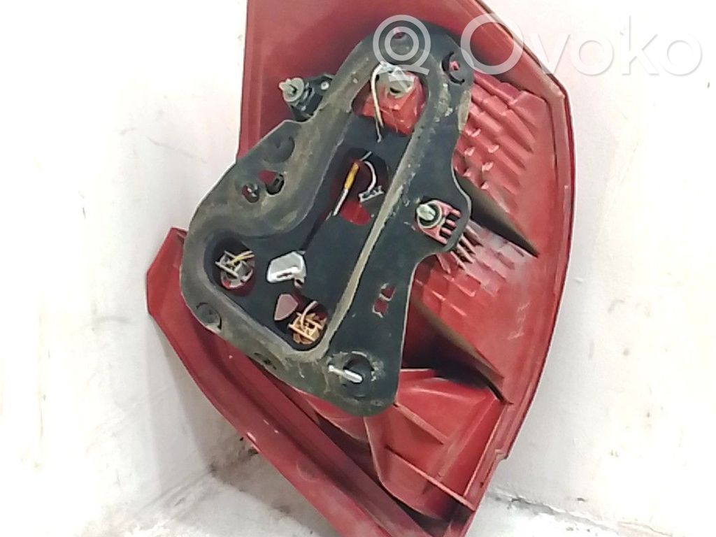 Takavalon polttimo   8156112A00