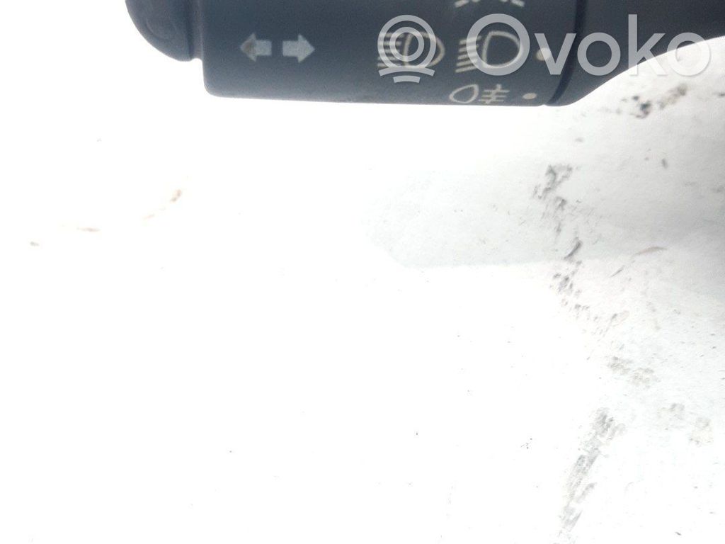 Boutons / interrupteurs volant   Q0001185V011C96A00,Q0001272V010C96A00