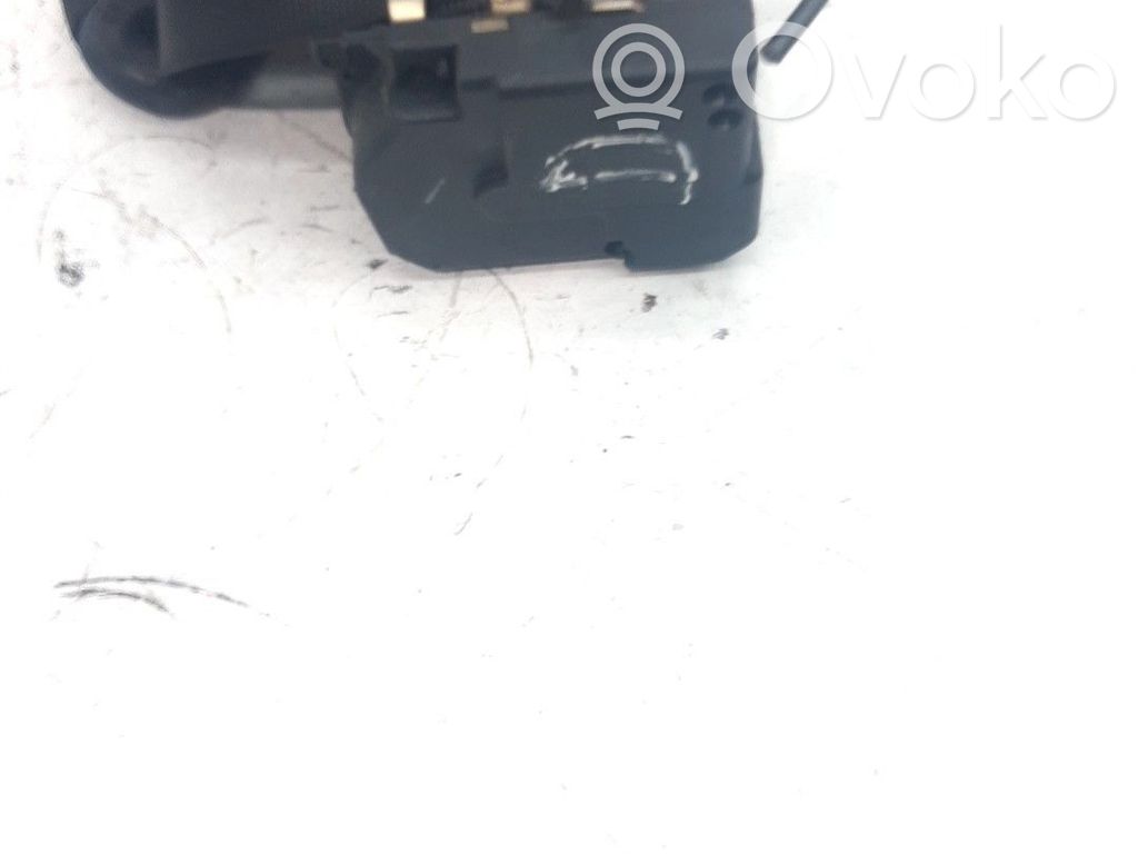 Cinturón delantero   Q0000862V030000000