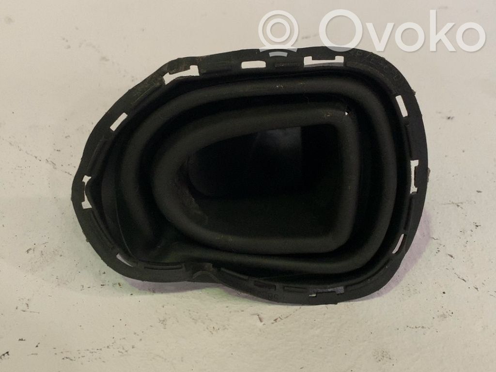 Toyota Yaris Element deski rozdzielczej 