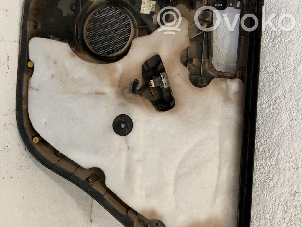 KIA Sportage Boczki / Poszycie drzwi tylnych 
