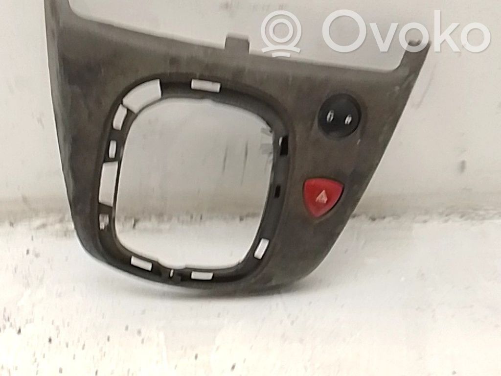Renault Megane III Interruttore luci di emergenza 