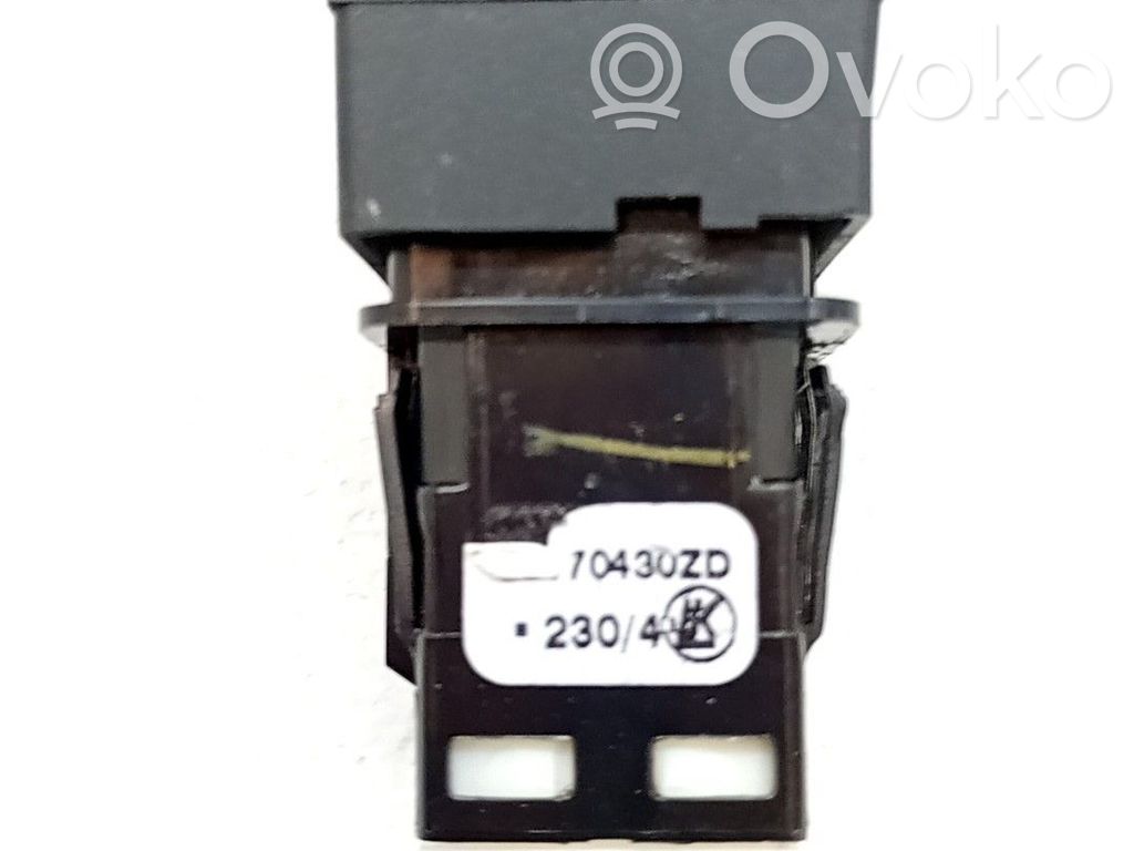 Botón interruptor de luz de peligro   98170430ZD