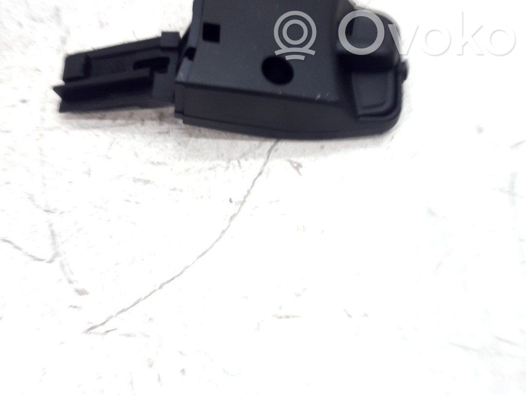 Boutons / interrupteurs volant   1318965,3M5T14K147BE
