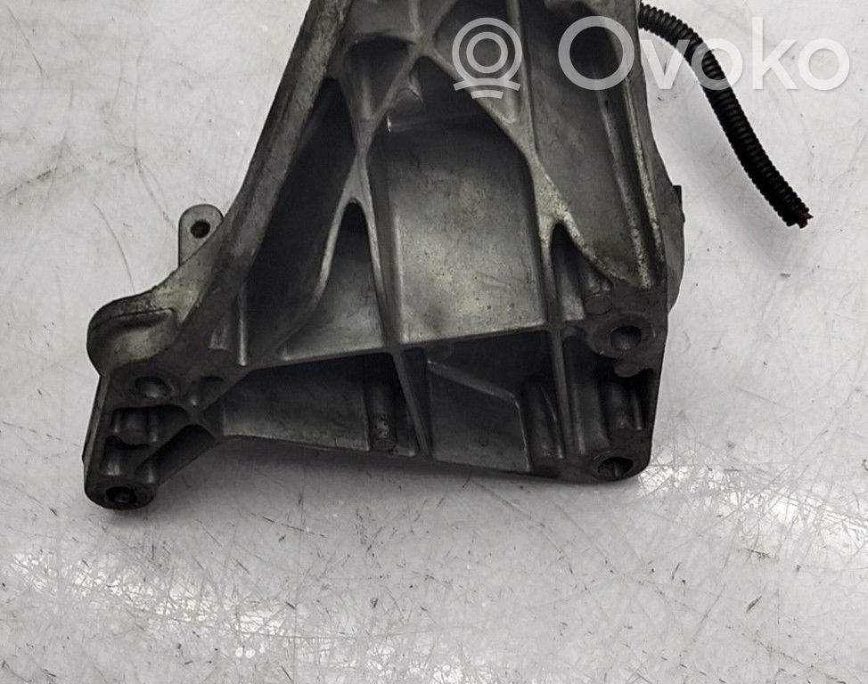 Soporte de montaje del motor   22116760310