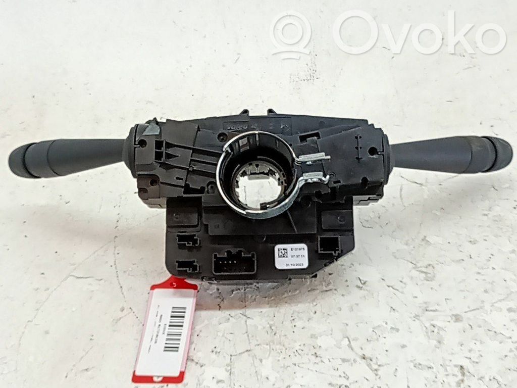 Opel Astra L Butoane/comutatoare pe volan 