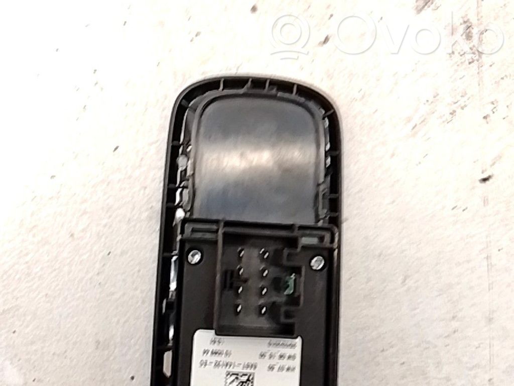 Ford Fiesta Przyciski szyb 