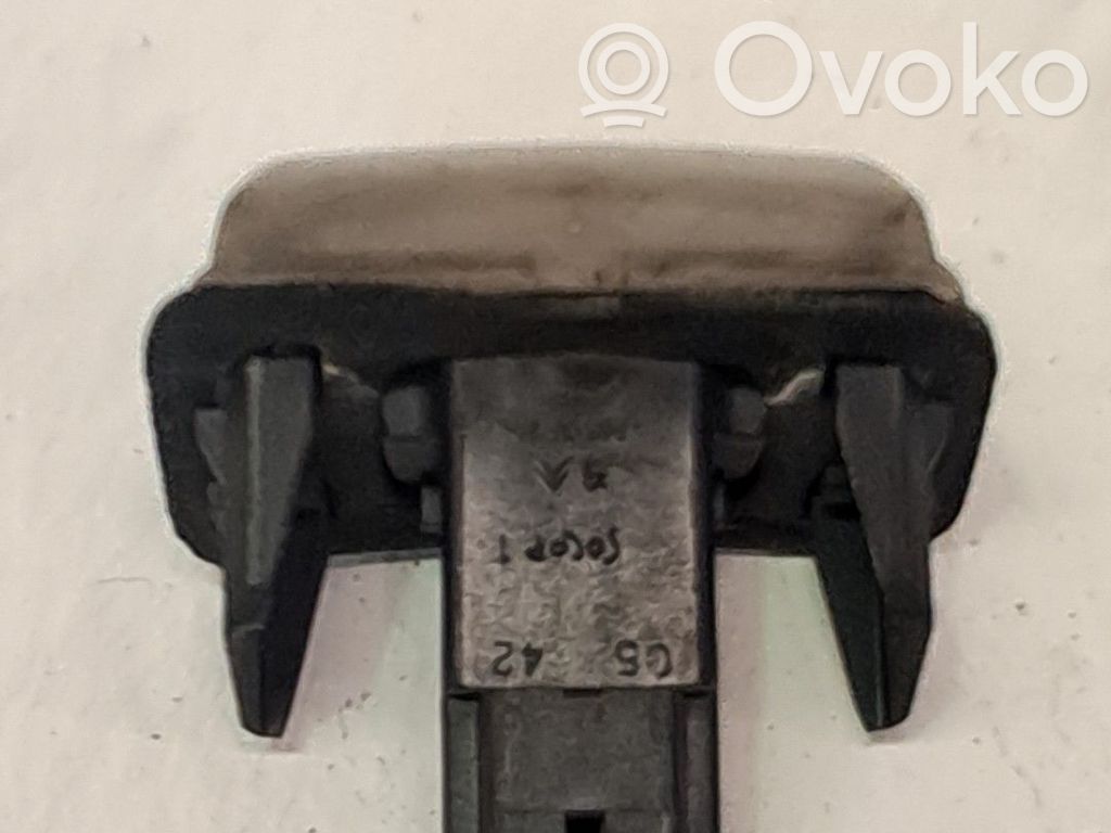 Citroen Berlingo Éclairage de plaque d'immatriculation