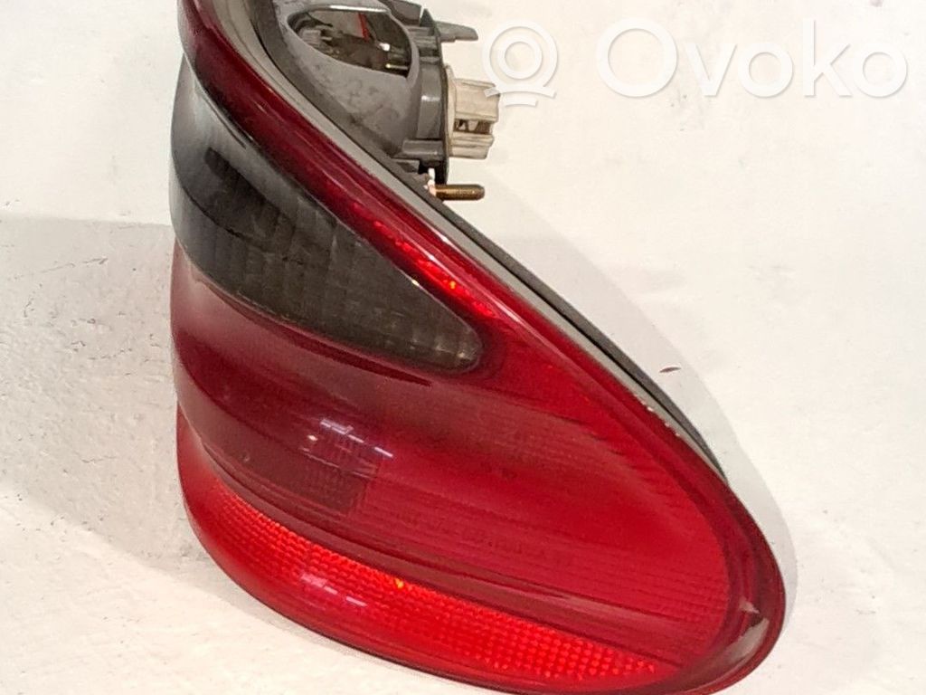 Mercedes-Benz E W123 Takavalon polttimo 