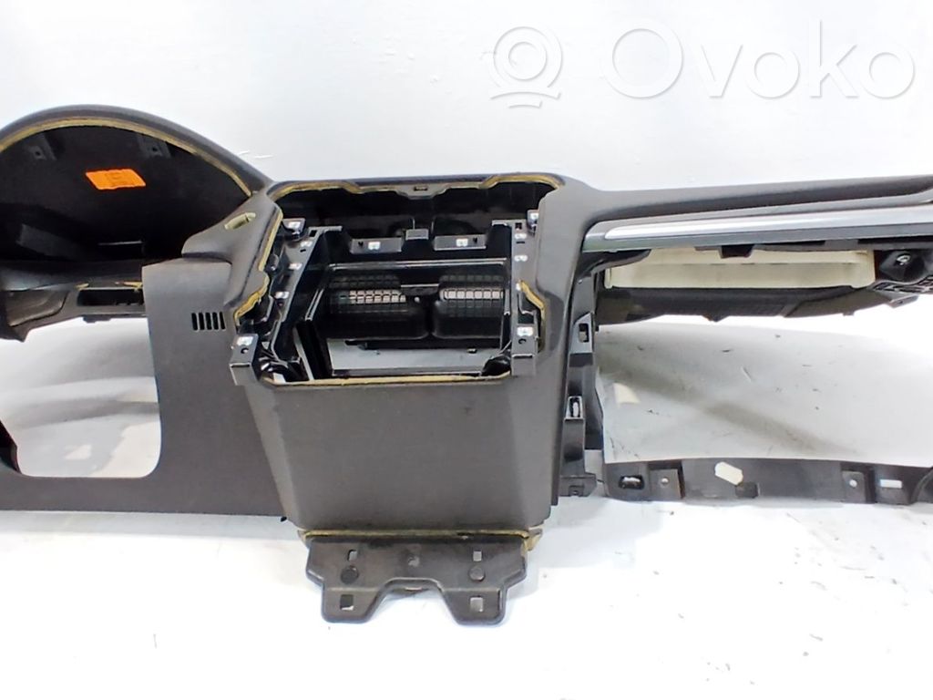 Panel de instrumentos   2437320,DS73F045P81CK1F0Q