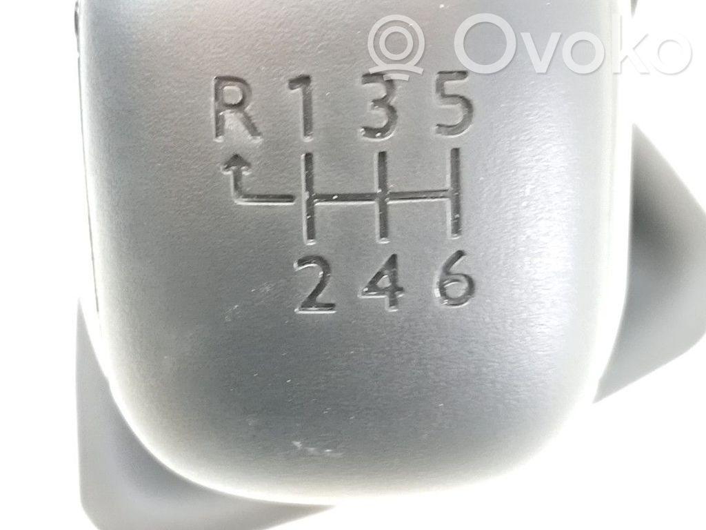 Pavarų perjungimo traukė   9865464380