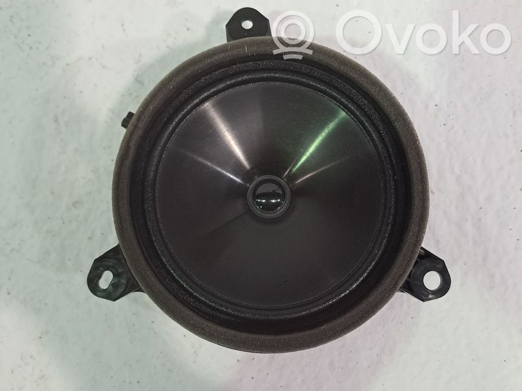 Altavoz de la puerta delantera   861600D450