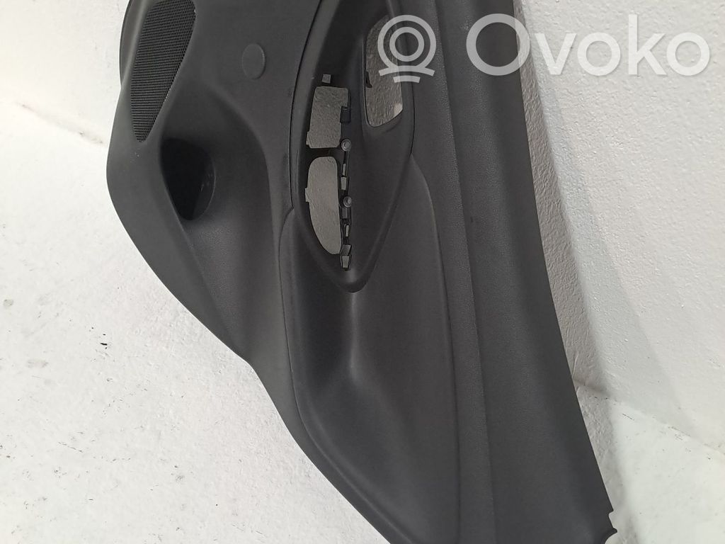Toyota Yaris Boczki / Poszycie drzwi tylnych 
