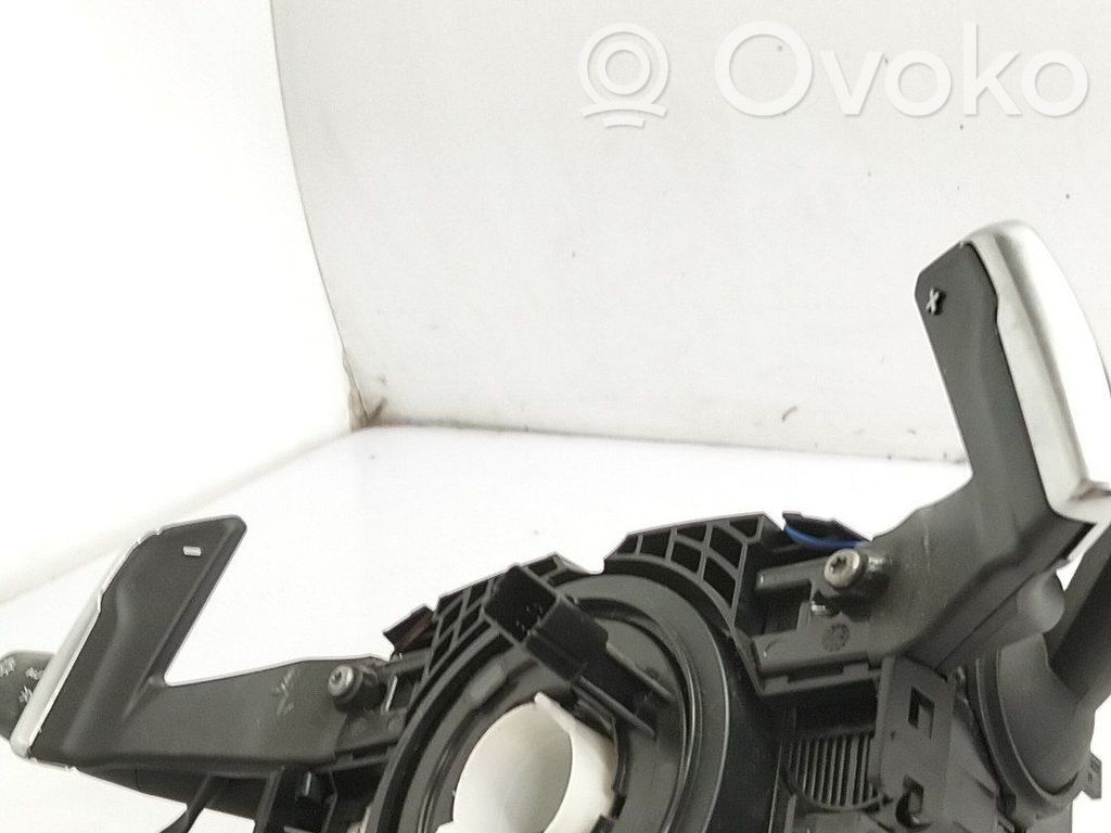 Peugeot 2008 I Butoane/comutatoare pe volan 