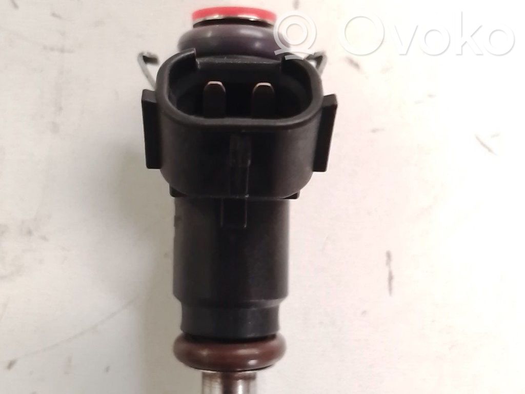 Inyector de combustible   04E906031L