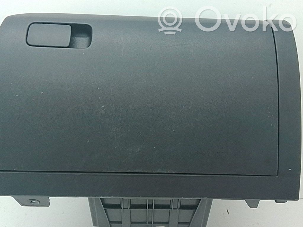 Guantera   6C1857101C82V