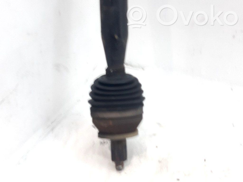 Etuvetoakseli   6Q0407272EC