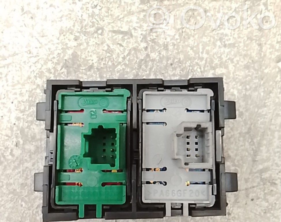 Commande régulateur de vitesse   93452323