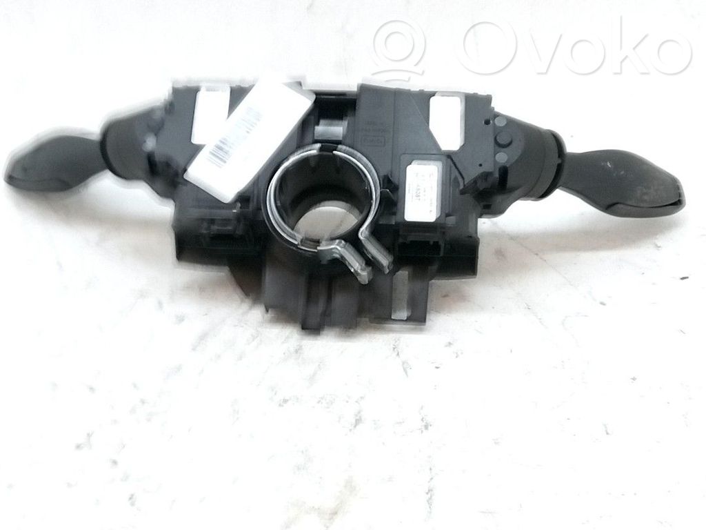 Ford Transit -  Tourneo Connect Butoane/comutatoare pe volan 