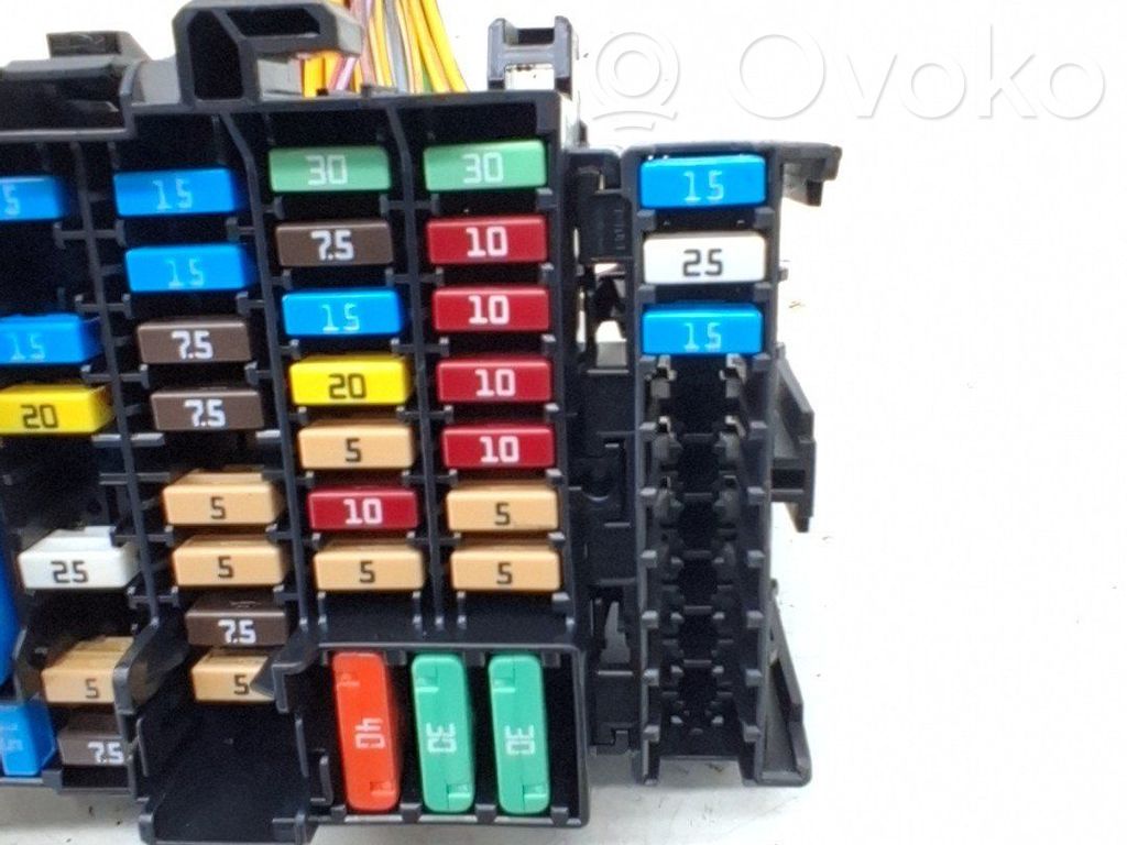 Módulo de fusible   243825499R