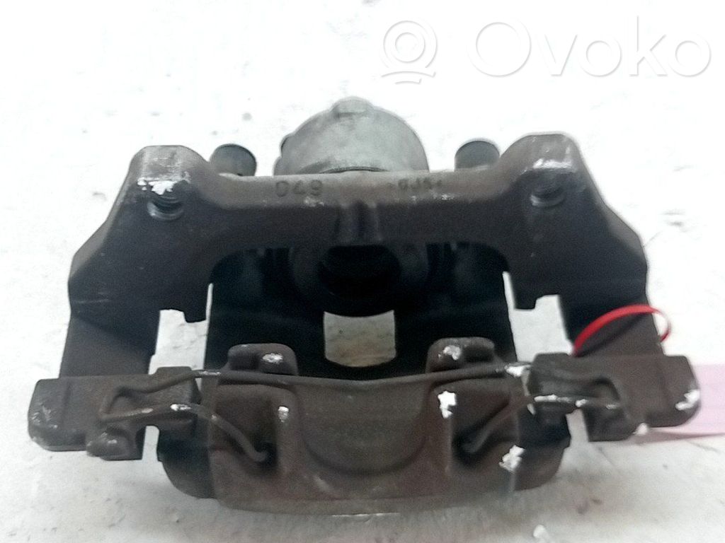 Caliper de freno delantero   13508995