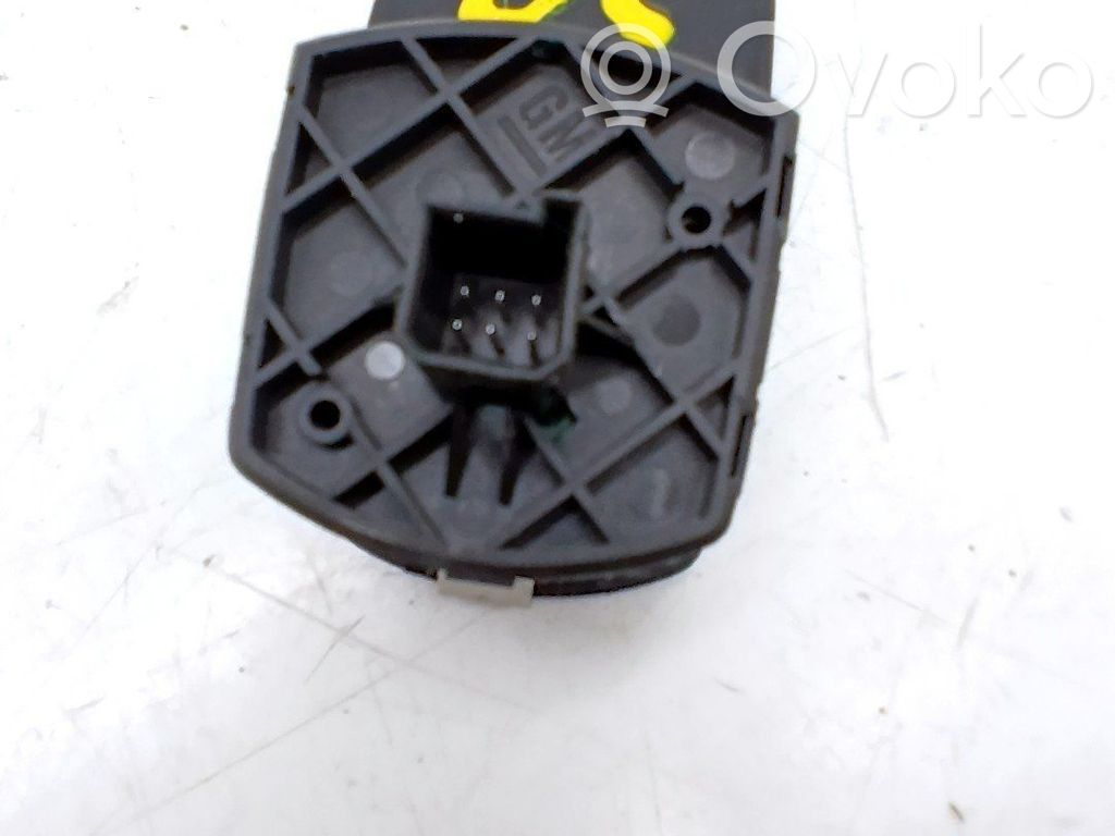 Elektrisko logu slēdzis   13430018